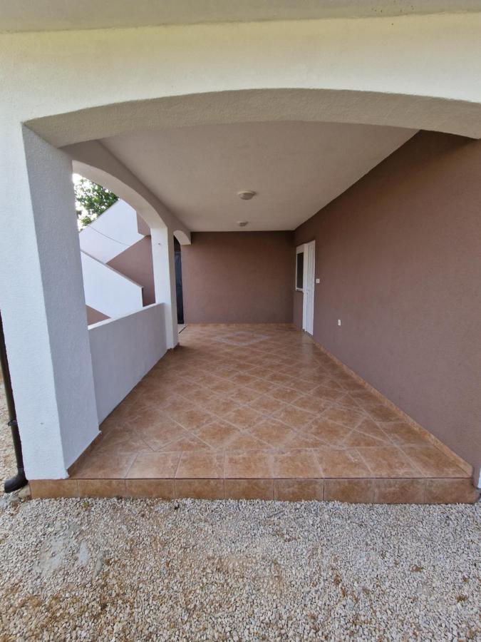 Apartments Ema Vir Εξωτερικό φωτογραφία