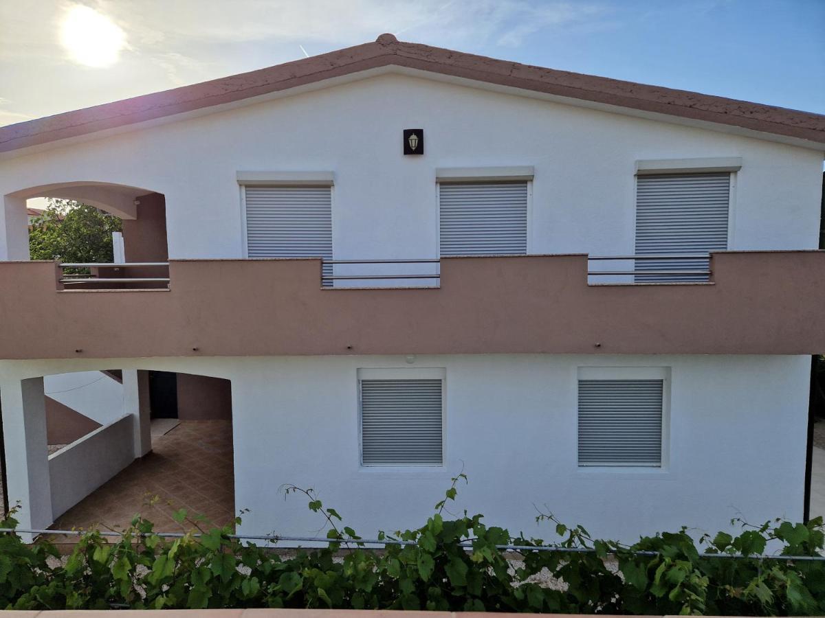 Apartments Ema Vir Εξωτερικό φωτογραφία