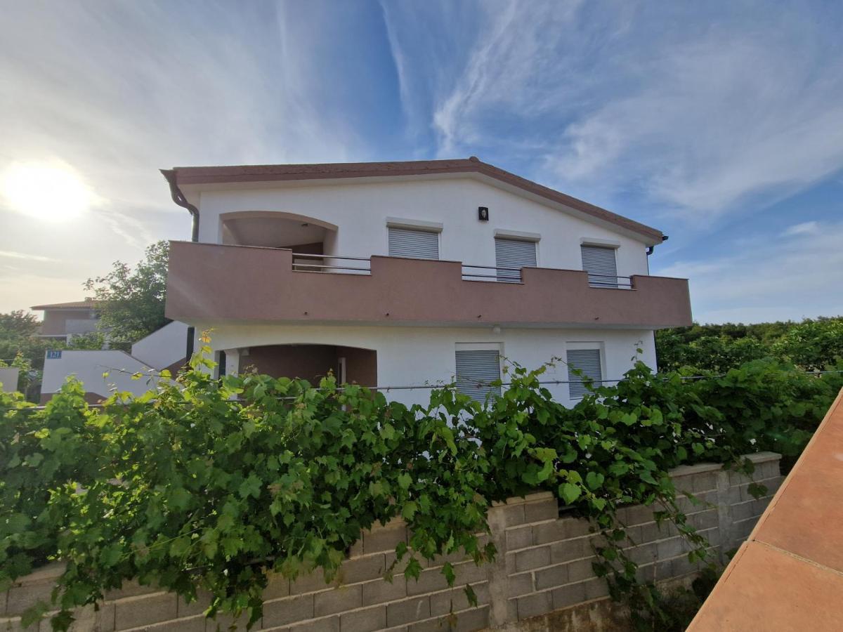 Apartments Ema Vir Εξωτερικό φωτογραφία