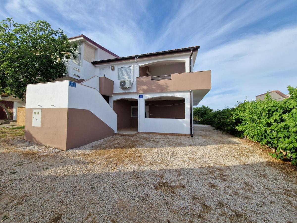 Apartments Ema Vir Εξωτερικό φωτογραφία