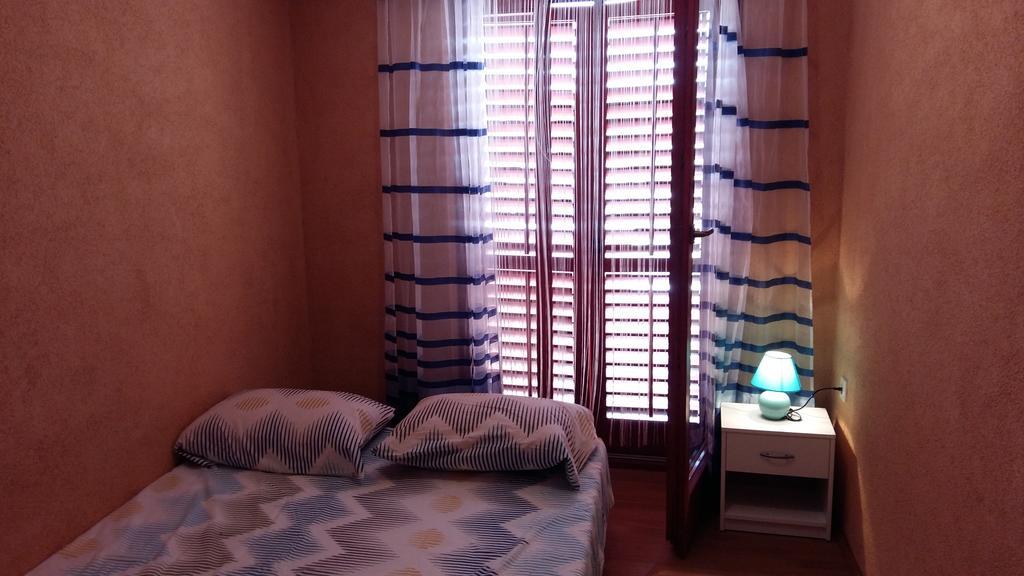 Apartments Ema Vir Εξωτερικό φωτογραφία