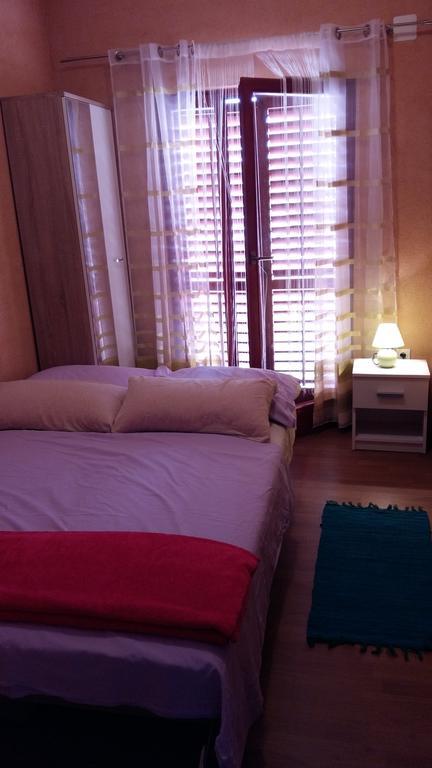 Apartments Ema Vir Εξωτερικό φωτογραφία