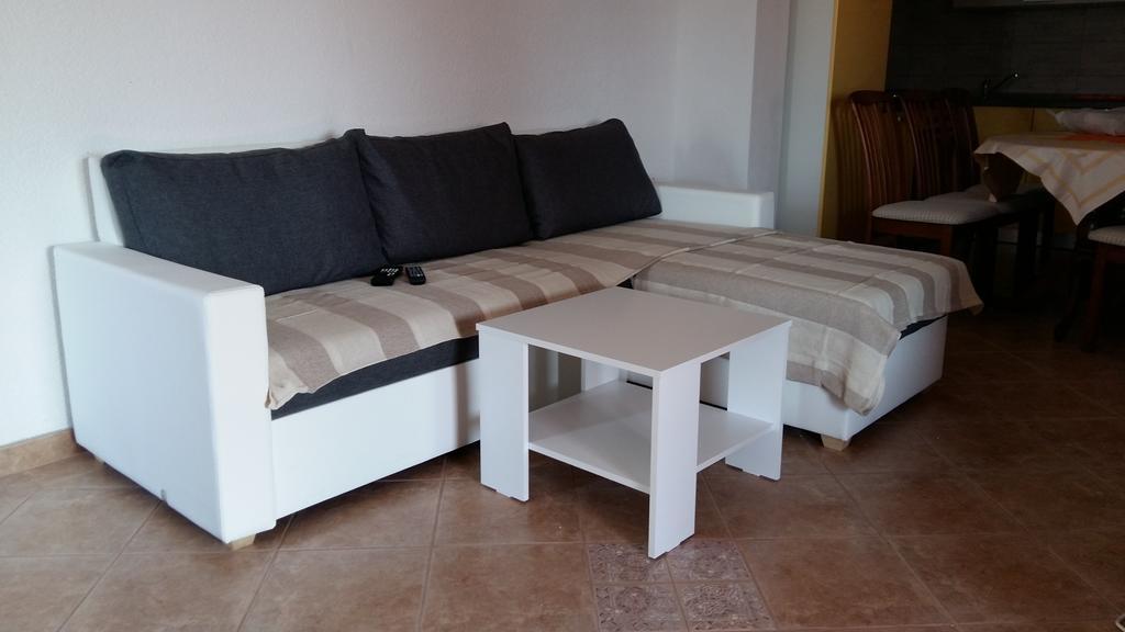 Apartments Ema Vir Εξωτερικό φωτογραφία