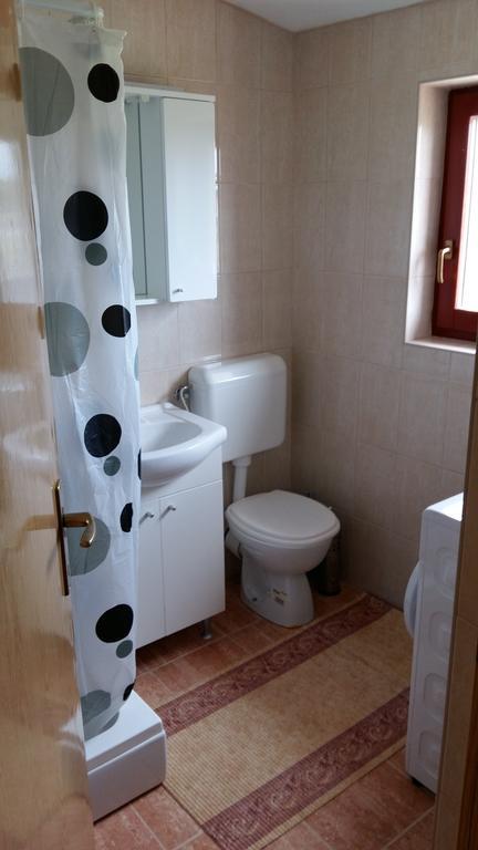 Apartments Ema Vir Εξωτερικό φωτογραφία