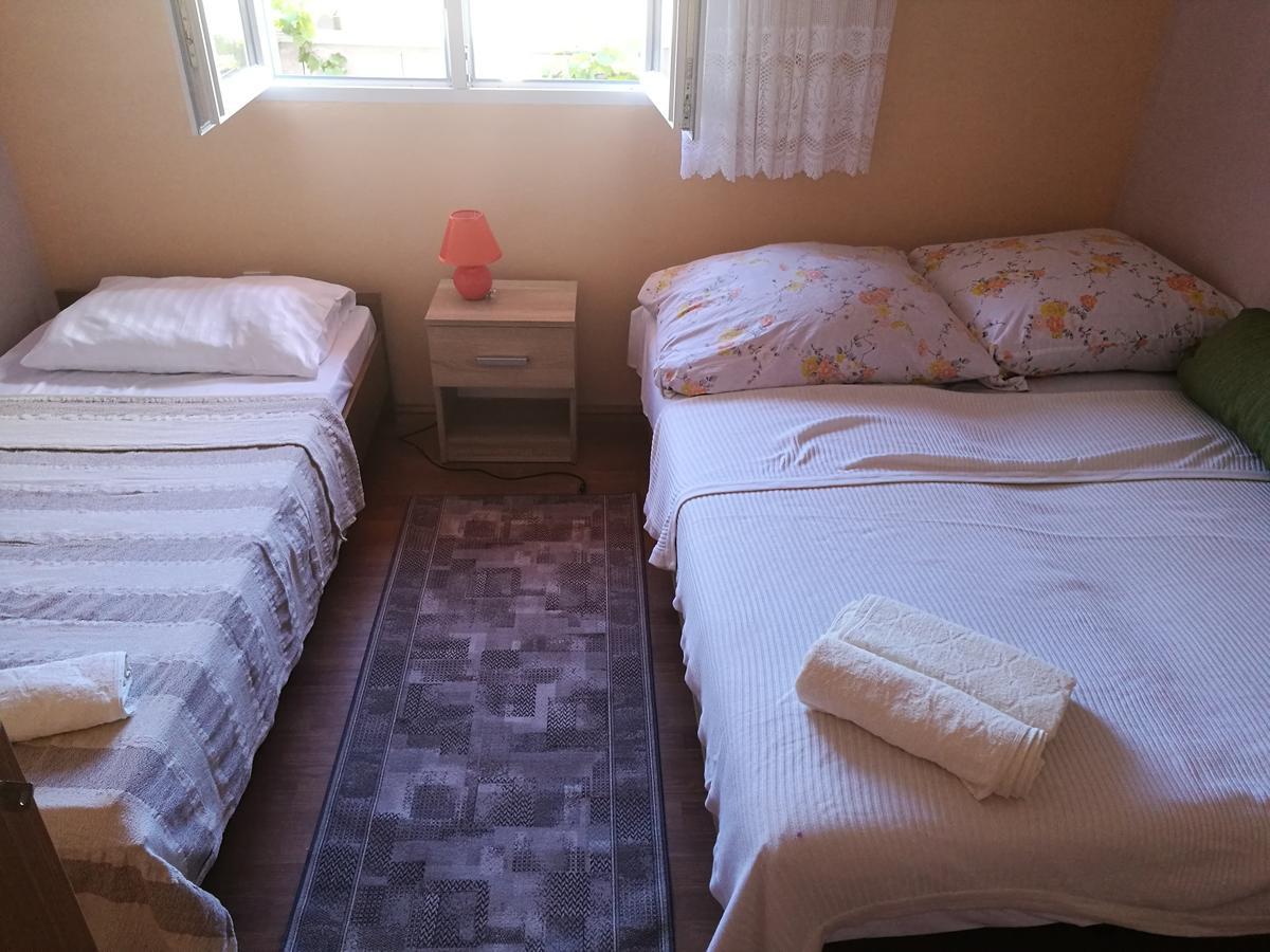 Apartments Ema Vir Εξωτερικό φωτογραφία