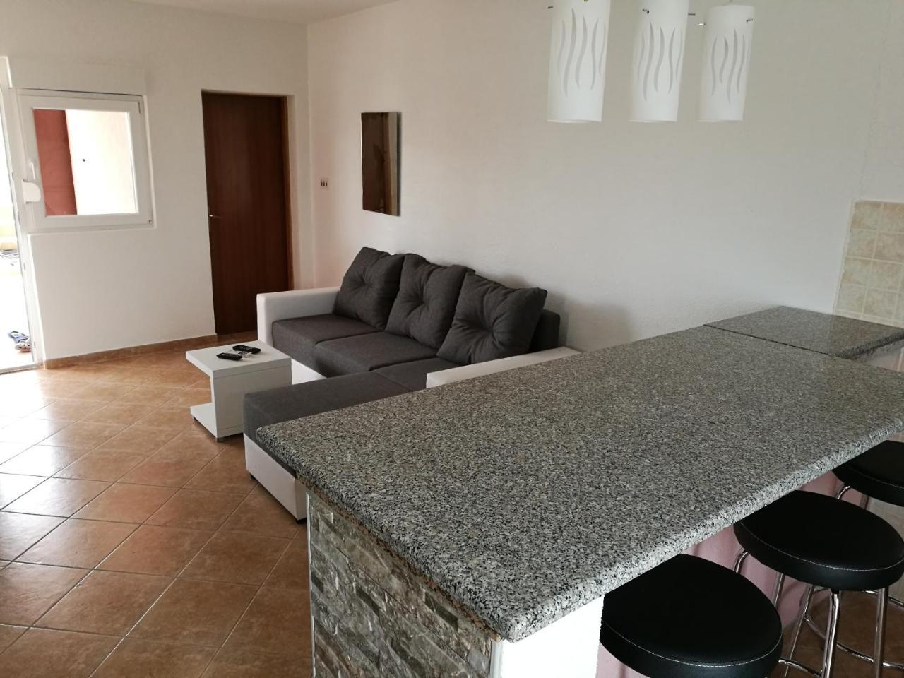 Apartments Ema Vir Εξωτερικό φωτογραφία